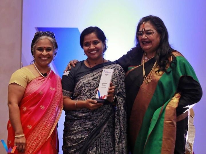 अपनी आवाज से लोगों को नाचने पर मजबूर करने वाली ऊषा उत्थुप का के दो बच्चे सनी और अंजिल उत्थुप है. मां की तरह अंजिल को भी गाने का शौक है. 