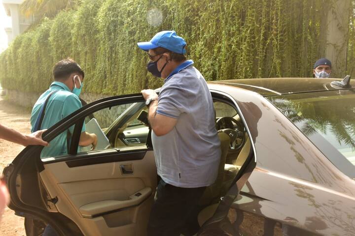 खबर है कि दुल्हा बनने जा रहे वरुण धवन आज शाम तक अलीबाग पहुंचेंगे.