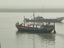 कोहरे की वजह से गंगा नदी में दो नाव की टक्कर, एक ही परिवार के तीन लोग डूबे