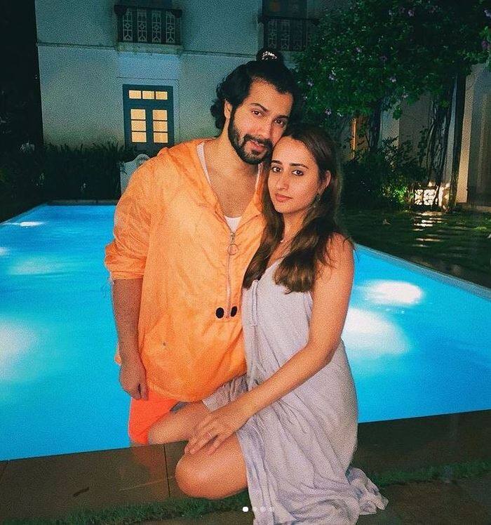 इसके साथ ही खाने की एक प्लेट की कीमत 1800 से शुरू होती है.