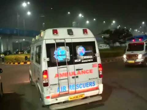 एयर एबुंलेंस में रांची से लालू यादव को लाया गया दिल्ली, एम्स में होगा इलाज एयर एबुंलेंस में रांची से लालू यादव को लाया गया दिल्ली, एम्स में होगा इलाज