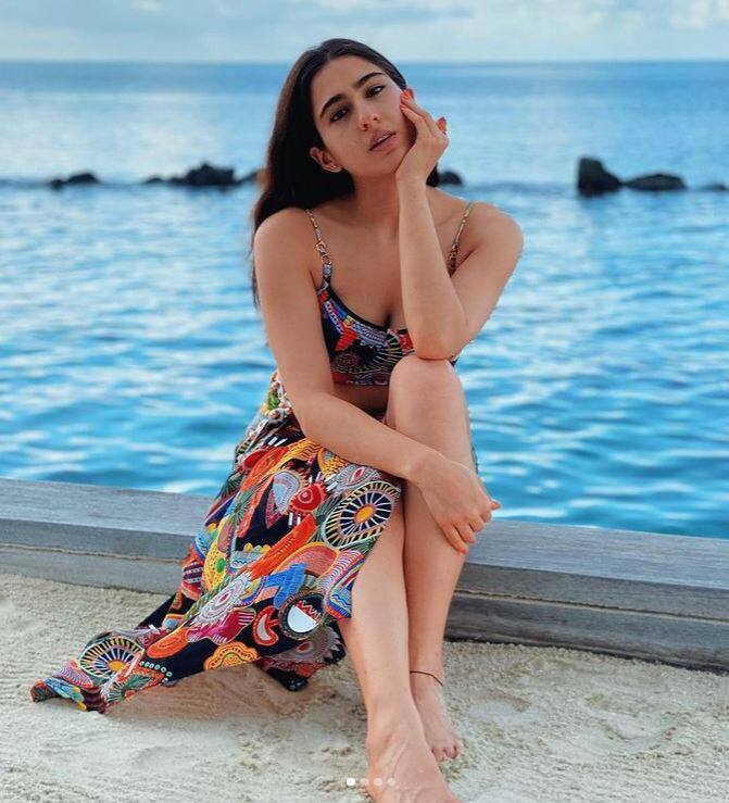 बॉलीवुड के नवाब खानदान से ताल्लुक रखने वाली सारा अली खान आज यहां की फेमस अभिनेत्रियों में शामिल है. (Photo Credit: @saraalikhan95 Instagram)
