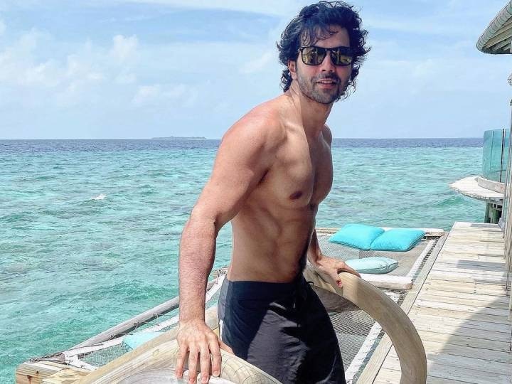 Varun Dhawan Net worth actor owns this much befor marring long term girlfriend natasha dalal शादी से पहले सैकड़ों करोड़ रुपए से ज्यादा संपत्ति के मालिक हैं वरुण धवन, एक फिल्म के लिए लेते हैं इतनी मोटी फीस