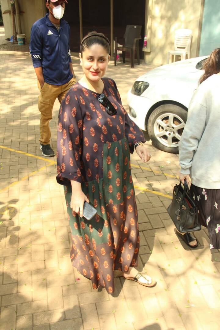 इसके साथ ही आपको बता दें कि करीना का पूरा परिवार इन दिनों उनका खास ख्याल रखता दिखाई देता है. (Photo Credit: Manav Manglani)