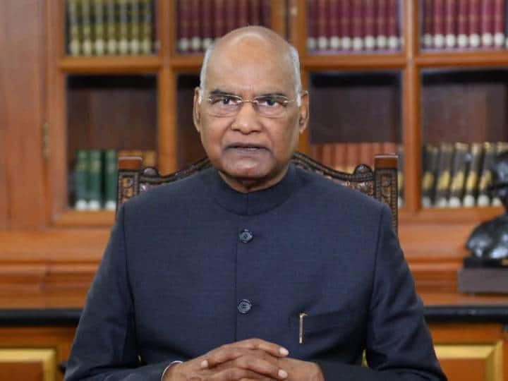 इस लिस्ट में सबसे ऊपर नाम देश के प्रथम व्यक्ति यानी राष्ट्रपति रामनाथ कोविंद का आता है. रामनाथ कोविंद ने राम मंदिर निर्माण के लिए पांच लाख सौ रुपए की सहयोग राशि दी. 