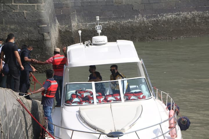 एबीपी न्यूज़ को मिली जानकारी के मुताबिक, सिर्फ 40 लोगों की मौजूदगी में ही वरुण और नताशा की शादी हिंदू रीति-रिवाज से होनेवाली है. (Photo Credit: Manav Manglani)