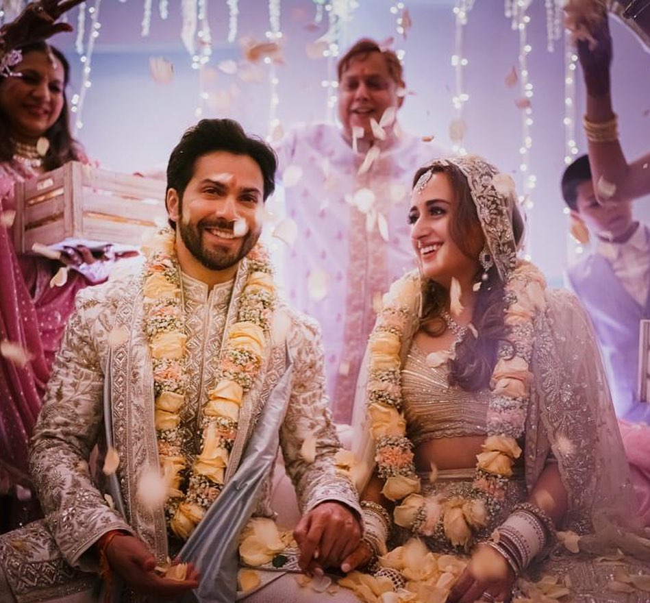 Varun-Natasha wedding First Pic: एक-दूजे के हुए वरुण धवन और नताशा दलाल, देखिए शादी के बाद की पहली तस्वीरें