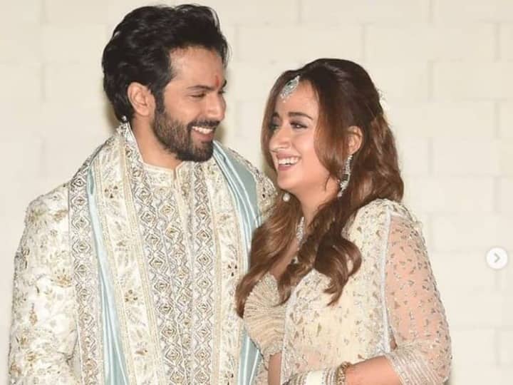 Newly Married वरुण-नताशा का नहीं होगा वेडिंग रिसेप्शन, चाचा अनिल धवन ने बताया ये कारण no repection for newly weds varun dhawan and natasha dalal will make fans sad Newly Married वरुण-नताशा का नहीं होगा वेडिंग रिसेप्शन, चाचा अनिल धवन ने बताया ये कारण