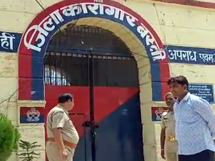 Coronavirus havoc in Basti jail uttar pradesh ann बस्ती जेल में कोरोना का कहर, हफ्ते भर में 3 जेल स्टाफ सहित 117 कैदी पाए गए संक्रमित