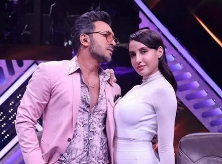 when terence lewis started flirting in front of arun govil, nora fatehi got surprised  जब 'राम' के सामने हाथ पकड़कर Terence Lewis ने शुरू कर दिया फ्लर्ट, देखती रह गईं Nora Fatehi