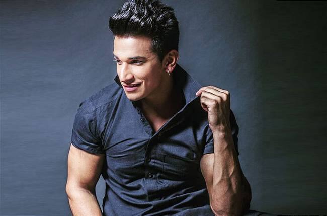प्रिंस नरूला: रोडीज़ X2 से प्रिंस का करियर चल निकला. वह बिग बॉस 9 के विनर बने और कई टीवी शो में भी नज़र आए. मौजूदा समय में उन्हें रोडीज़ के जज के रूप में देखा जा रहा है. 
