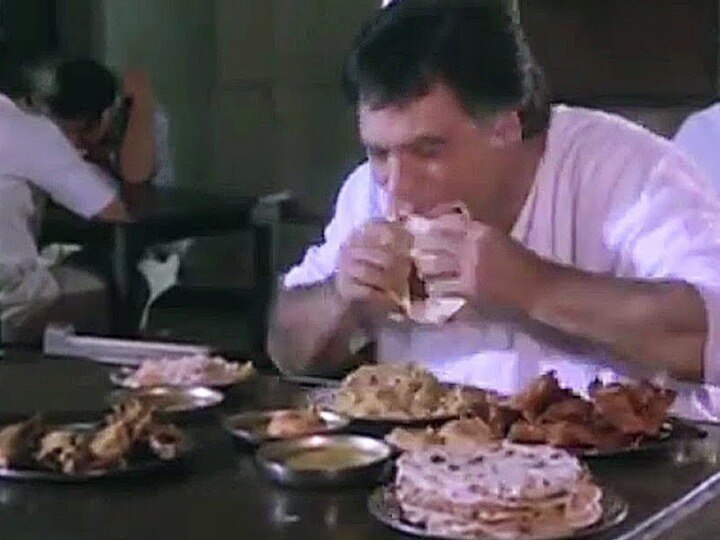 when kader khan had free food in hotel, see this funny video Superhit Filmy Scene: जब Kader Khan ने फ्री में खाया होटल में खाना, 3 करोड़ से ज्यादा बार देखा गया यह Funny Video