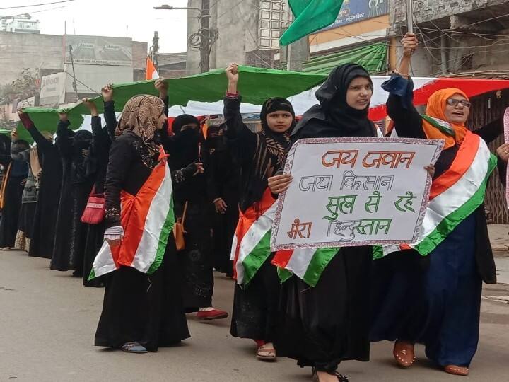 बिहार: मुंगेर में सैकड़ों मुस्लिम महिलाओं ने निकाली तिरंगा यात्रा, लगाया ये नारा