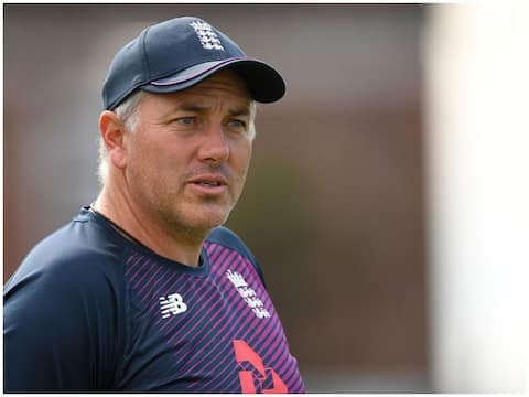 Ind vs Eng: इंग्लैंड के कोच क्रिस सिल्वरवुड ने की भारत की तारीफ, कहा- जीतने के लिये करना होगा सर्वश्रेष्ठ प्रदर्शन Ind vs Eng: इंग्लैंड के कोच क्रिस सिल्वरवुड ने की भारत की तारीफ, कहा- जीतने के लिये करना होगा सर्वश्रेष्ठ प्रदर्शन