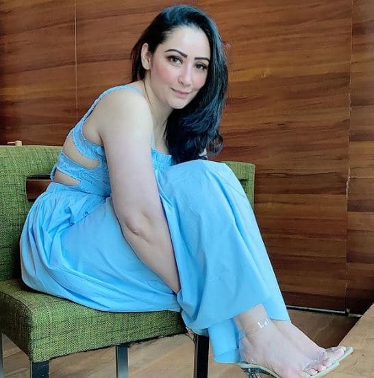 इंस्टाग्राम पर मान्यता दत्त के 20 लाख से ज्यादा फॉलोअर्स हैं. वे सोशल मीडिया पर लगातार अपने खूबसूरत फोटो शेयर करती रहती हैं. अब तक वे 500 से ज्यादा फोटो इंस्टाग्राम पर अपलोड कर चुकी हैं. 