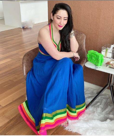 इस बात से बहुत कम लोग वाकिफ होंगे कि बॉलीवुड अभिनेता संजय दत्त की पत्नी मान्यता दत्त भी एक मुस्लिम परिवार से ताल्लुक रखती हैं. फिल्म 'गंगाजल' में अपने आइटम नंबर से मशहूर हुईं मान्यता का नाम दिलनवाज शेख है, जिसे उन्होंने बाद में बदलकर मान्यता रख लिया था.