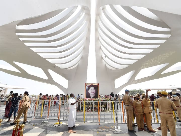 तमिलनाडु: शशिकला की रिहाई के दिन पूर्व मुख्यमंत्री जयललिता के स्मारक का हुआ उद्घाटन, क्या हैं राजनीतिक मायने?