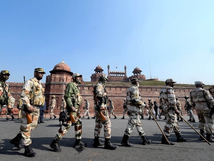 Red fort close for visitors till 31st January, probe orders after violence  | लाल किला 31 जनवरी तक बंद रहेगा, एएसआई से मांगी गई रिपोर्ट