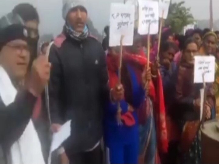 Bihar: Nepalese citizens created ruckus, fierce slogans on Indonepal border, know what is the whole matter? Ann इंडो-नेपाल बॉर्डर पर नेपाली नागरिकों ने किया हंगामा, जमकर की नारेबाजी, जानें- क्या है पूरा मामला?