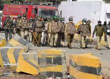 Tractor Rally: एक्शन में दिल्ली पुलिस, हिंसा करने वालों के खिलाफ जल्द जारी होगा लुकआउट नोटिस