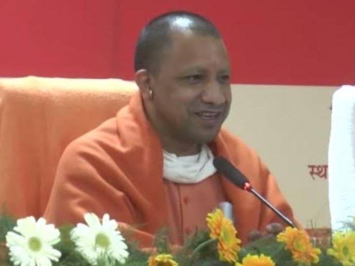 पीएम आवास योजना के लाभार्थियों से बोले सीएम योगी, घूस मांगने वालों की संपत्ति जब्त करेंगे