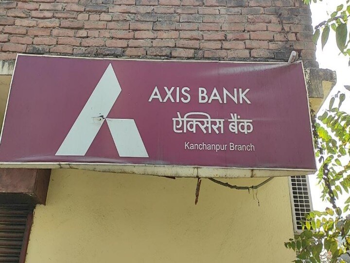 Bihar: 40 lakh looted in broad daylight from Axis Bank branch in Vaishali, police engaged in investigation ann बिहार: प्राइवेट बैंक की शाखा से दिनदहाड़े लूटे गए लाखों रुपये, जांच में जुटी पुलिस