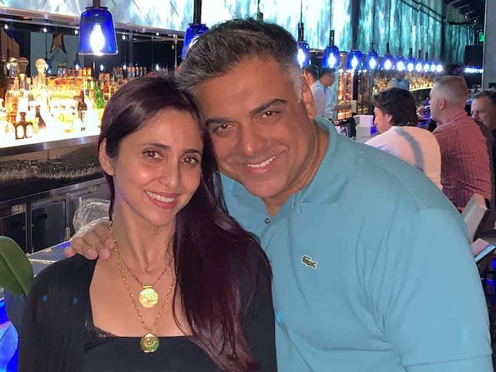 गौतमी कपूर: घर एक मंदिर जैसे सीरियल से पॉपुलैरिटी हासिल करने वाली गौतमी की पहली शादी फोटोग्राफर मधु श्रॉफ से हुई थी जो कि नहीं चली. इसके बाद उन्होंने अपने को-स्टार राम कपूर से दूसरी शादी कर अपना घर दोबारा बसा लिया था. 