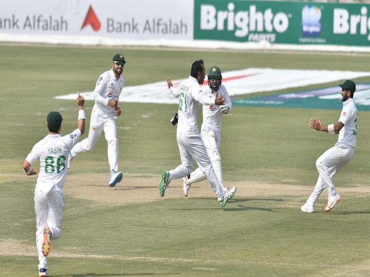 Pakistan vs South Africa, 1st Test day 3 South Africa lead by 29 runs PAK vs SA 1st Test: बल्लेबाज़ों के बेहतरीन प्रदर्शन के बाद यासिर शाह ने पाकिस्तान को जीत के करीब पहुंचाया, ऐसा रहा तीसरा दिन