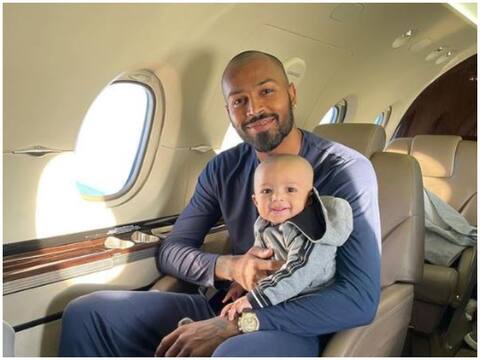 Hardik Pandya ने शेयर की बेटे की पहली उड़ान की फोटो, सुनील ग्रोवर ने किया मजेदार कमेंट Hardik Pandya ने शेयर की बेटे की पहली उड़ान की फोटो, सुनील ग्रोवर ने किया मजेदार कमेंट
