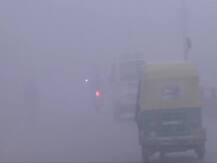 सर्दी का सितम: वाराणसी में ठंड और कोहरे ने लोगों को किया बेहाल, देखें तस्वीरें