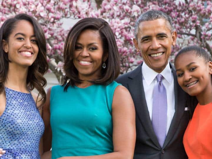 अमेरिका  की पहली महिला रहीं मिशेल ओबामा को भी मिसकैरेज का दुखद अनुभव रहा है. उन्होंने एक जगह लिखा कि मिसकैरेज होने से उन्हें शारीरिक तौर पर असहज महसूस होने लगा था. वह अपने आपको फेलियर समझने लगी थी. वह बुरी तरह से टूट गई थीं.