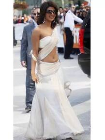 In Pics: विदेशों में रेड कार्पेट पर ऐसी ड्रेस से प्रियंका से लेकर ऐश्वर्या इन हसीनाओं ने किया शर्मिंदा, लोग बोले- फैशन की धज्जियां उड़ा दीं