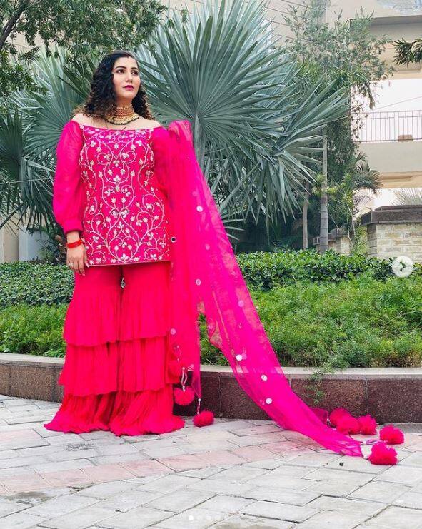 सपना अपनी देसी अंदाज को लेकर फैंस के बीच काफी चर्चाओं में रहती हैं ऐसे में फैंस का मानना है कि सपना फीगर कॉन्शीयस नहीं और वो जम कर खाती पीती हैं.  (Photo Credit: @itssapnachoudhary Instagram)