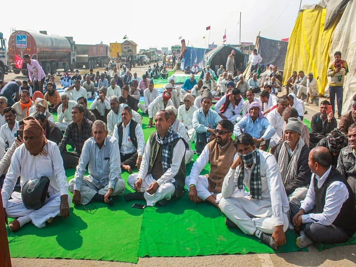 किसान आंदोलन के सहारे UP में सियासी जमीन तलाशने में जुटी विपक्षी पार्टियां