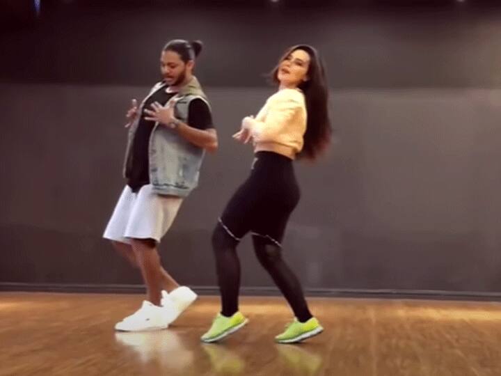 melvin louis and sana khan dance video viral on proper patola song Proper Patola पर Sana Khan का एक्स ब्वॉयफ्रेंड Melvin Louis संग डांस वीडियो वायरल, फिलहाल छोड़ चुकी हैं इंडस्ट्री