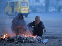 यूपी में जारी है सर्दी का सितम, शीतलहर की चपेट में कई इलाके, कोहरे ने बढ़ाई परेशानी