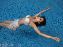 Mouni Roy ने सिल्ट गाउन में शेयर किया स्लो मोशन वीडियो, सनसेट का लुत्फ उठाती हुई आईं नज़र