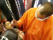 यूपी में पल्स पोलियो अभियान की शुरुआत, CM बोले- दूसरे देशों के कारण भारत में संक्रमण का खतरा बरकरार