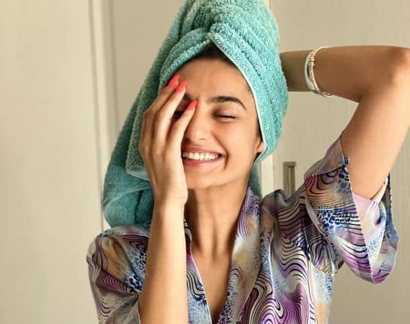 Drugs Case: रिया चक्रवर्ती के बाद ये अभिनेत्री भी हुई रिहा, 150 दिनों की काटी जेल