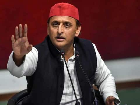 अखिलेश यादव ने फिर साधा निशाना, कहा- BJP ने खरबपतियों को फायदा दिया तो आम जनता को सताया अखिलेश यादव ने फिर साधा निशाना, कहा- BJP ने खरबपतियों को फायदा दिया तो आम जनता को सताया