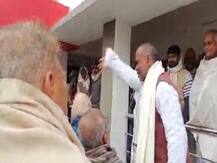 बिहार कांग्रेस में जमकर हुआ बवाल, भक्त चरण दास के सामने आपस में भिड़े कार्यकर्ता