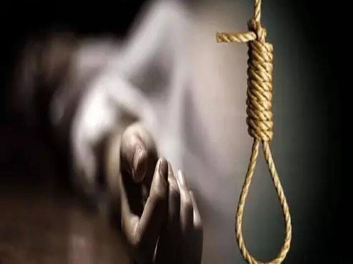 Noida: Man allegedly killed his wife before hanging himself बेरोजगारी से परेशान शख्स ने पहले पत्नी का गला दबाया फिर कर ली खुदकुशी