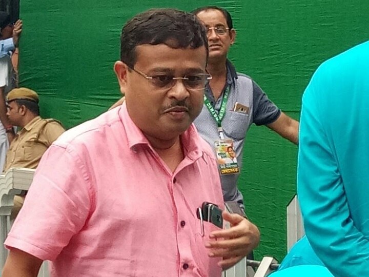 ममता के भतीजे अभिषेक बनर्जी की रैली के लिए नहीं जाएगा शुभेंदु के भाई दिव्येन्दु अधिकारी को बुलावा TMC MP Dibyendu Adhikari will not invited for Abhishek Banerjee rally on 6th February ann ममता के भतीजे अभिषेक बनर्जी की रैली के लिए नहीं जाएगा शुभेंदु के भाई दिव्येन्दु अधिकारी को बुलावा