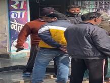 आपसी विवाद में खुलेआम पिस्टल लहराता रहा युवक, वीडियो वायरल