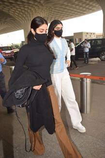 एयरपोर्ट पर बेल बॉटम में Janhvi Kapoor ने दिखाया स्टाइलिश लुक, Khushi Kapoor ने Smile से जीता दिल