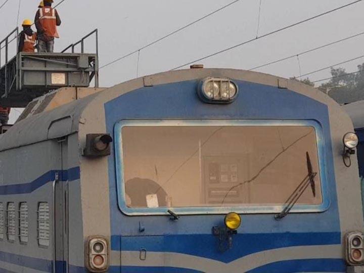 पीलीभीत: 11 महीने बाद शुरू हुआ त्रिवेणी एक्सप्रेस का संचालन, लोगों में खुशी का माहौल Triveni Express runs from Tanakpur to Singrauli after 11 months ANN पीलीभीत: 11 महीने बाद शुरू हुआ त्रिवेणी एक्सप्रेस का संचालन, लोगों में खुशी का माहौल