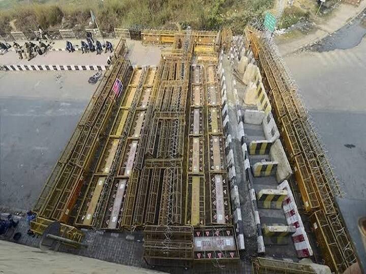 Priyanka Gandhi, Rahul Gandhi on Cops erect walls at border, plant spikes to stall Farmers protest दिल्ली बॉर्डर पर बाड़ेबंदी को लेकर राहुल-प्रियंका का सवाल- 'प्रधानमंत्री जी, अपने किसानों से ही युद्ध?'