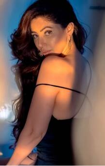 'कुमकुम भाग्य' फेम रेहाना पंडित असल जिंदगी में है बेहद ग्लैमरस, तस्वीरों में देखें उनका दिलकश अंदाज