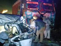 रायबरेली में रफ्तार का कहर, ट्रक से टकराई कार, तीन लोगों की मौत