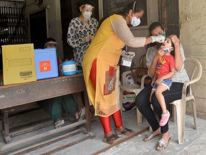 In Maharashtra12 children given sanitiser instead of polio drops महाराष्ट्र: पोलियो ड्रॉप की जगह 12 बच्चों को दी गई सैनिटाइजर की दो बूंदें, सभी की हालत स्थिर